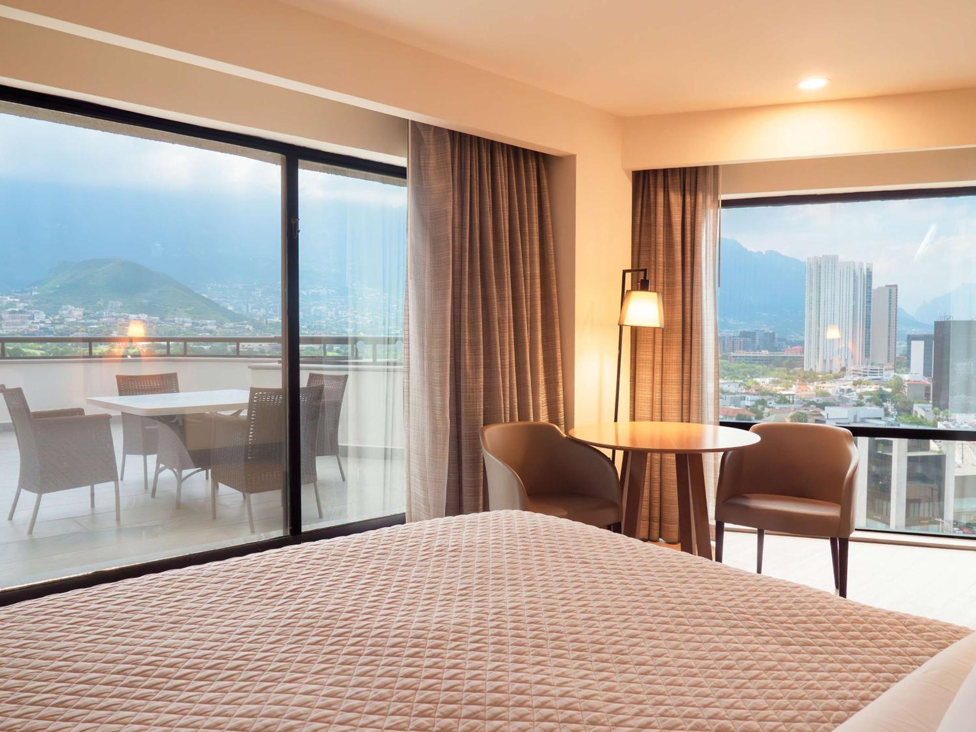 Hotel Ms Milenium Monterrey Curio Collection By Hilton San Pedro Garza Garcia Exteriér fotografie